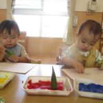 オクラでスタンプ　のびのびぐみ（０・1歳児）