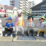 散歩楽しいな！のびのびぐみ（０・1歳児）